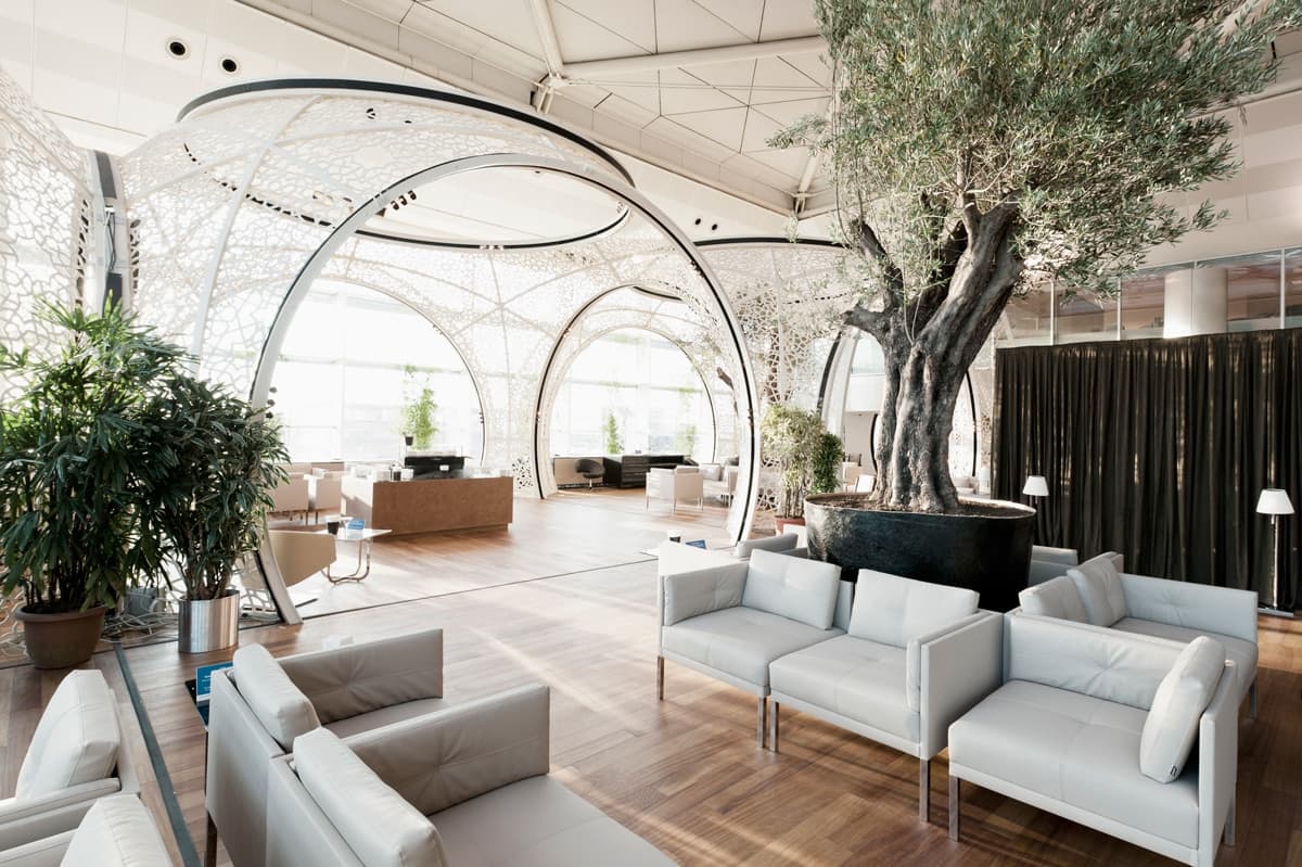 Featured image: Unlocking the Potential: 7 Compelling Reasons to Elevate Your Airport Lounge Experience with AIMS